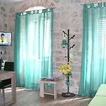 Klara I Gracia Apartman *