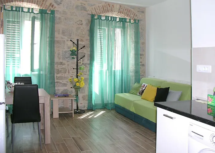 Klara I Gracia Apartamento *
