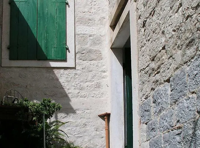 Klara I Gracia アパート *