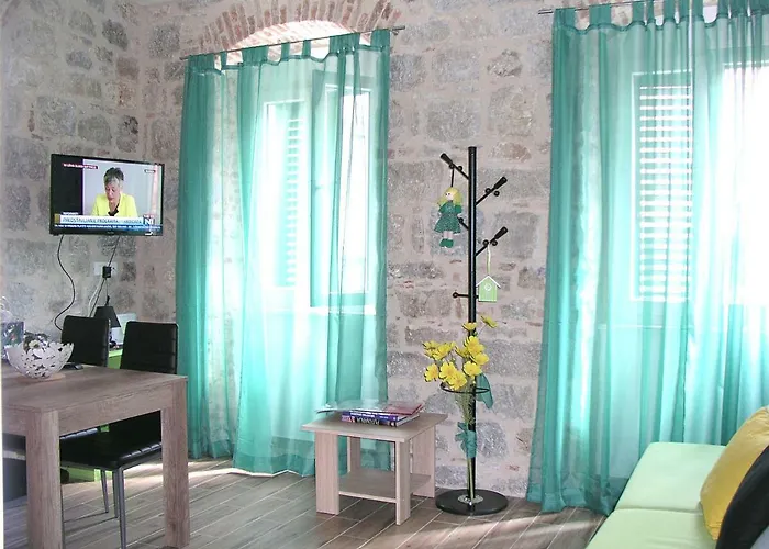 Klara I Gracia アパート *